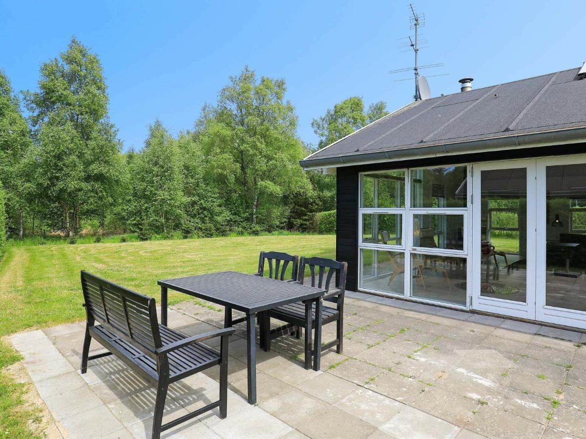 8 Person Holiday Home In Hals Екстер'єр фото