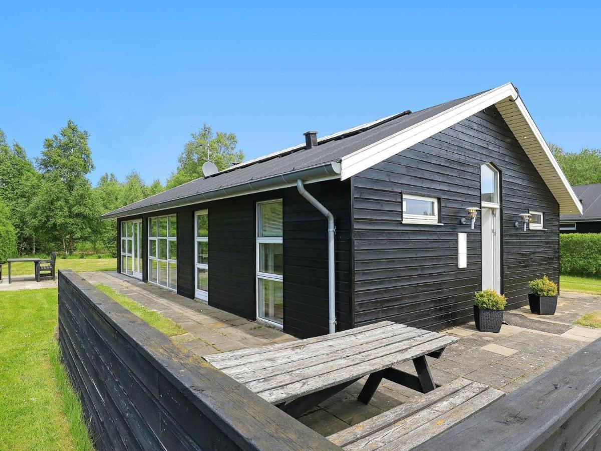 8 Person Holiday Home In Hals Екстер'єр фото